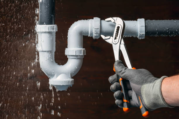 Professional Plumbing technician working in De Soto, KS